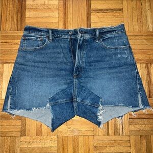 Abercrombie Curve Love The 4” Mom Short High Rise